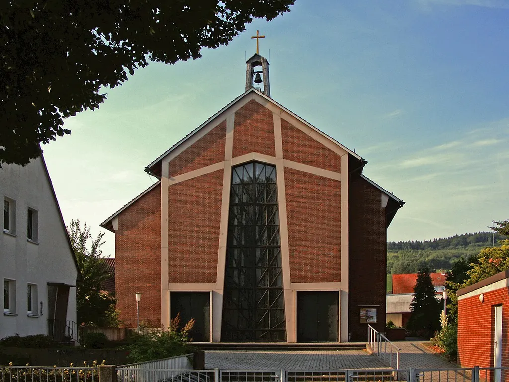 Katholische Kirche St. Joseph in Delligsen, Vorderseite