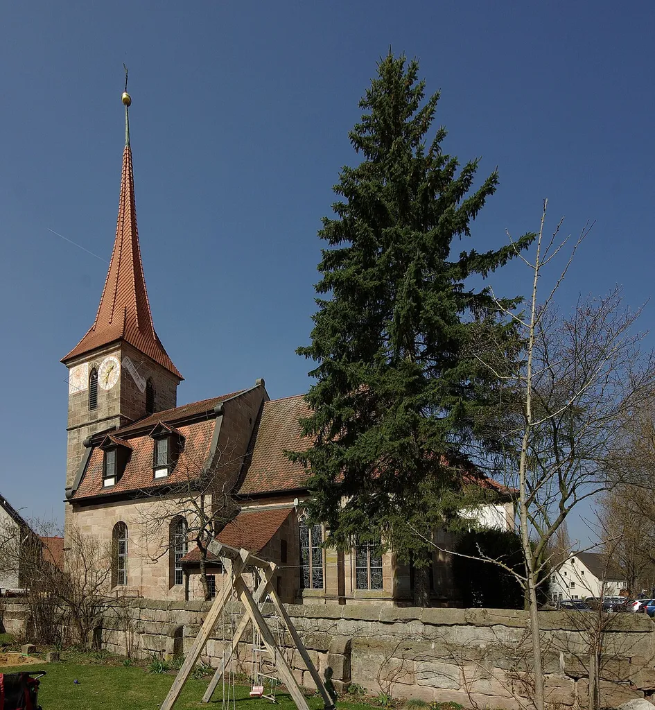 Evangelische Kirche St. Maria Magdalena im Erlanger Stadtteil Tennenlohe
