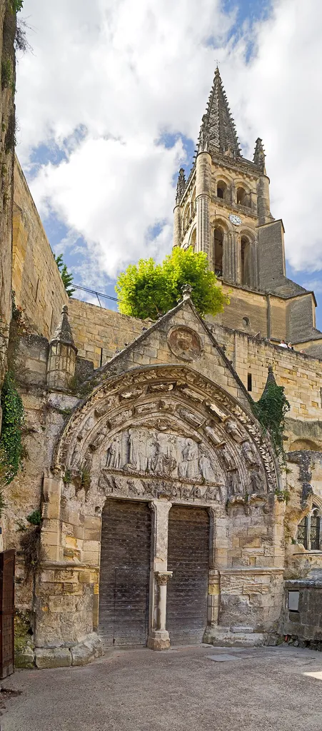 Monolithic church of Saint-Emilion of the eleventh century, known as the second monolithic church in the world, Saint-Émilion, Gironde, France.
