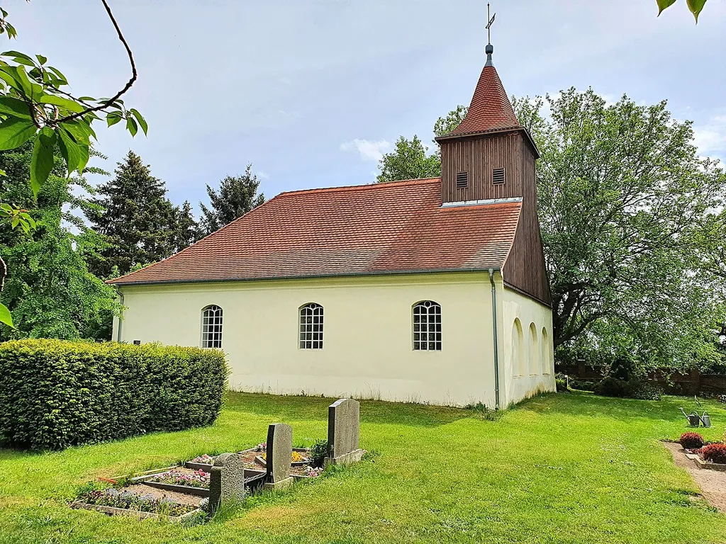 Dorfkirche auf Friedhof Birkholz in Gemeinde Rietz-Neuendorf, Landkreis Oder-Spree, Brandenburg