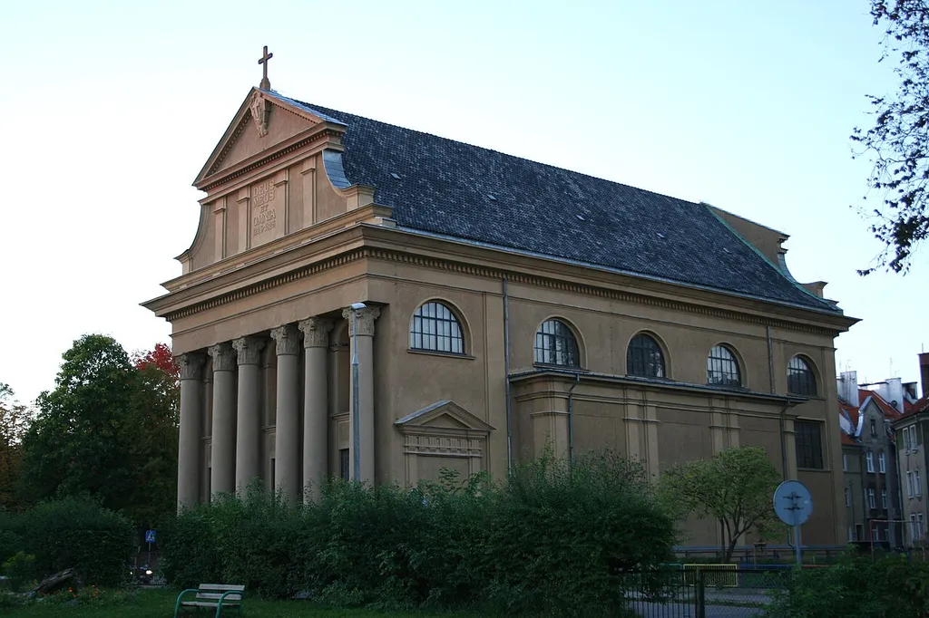 Olsztyn, ul. Wyspiańskiego 5 - kościół Chrystusa Króla i Św. Franciszka (zabytek nr A-2366 i 1712 z 27.02.1988)