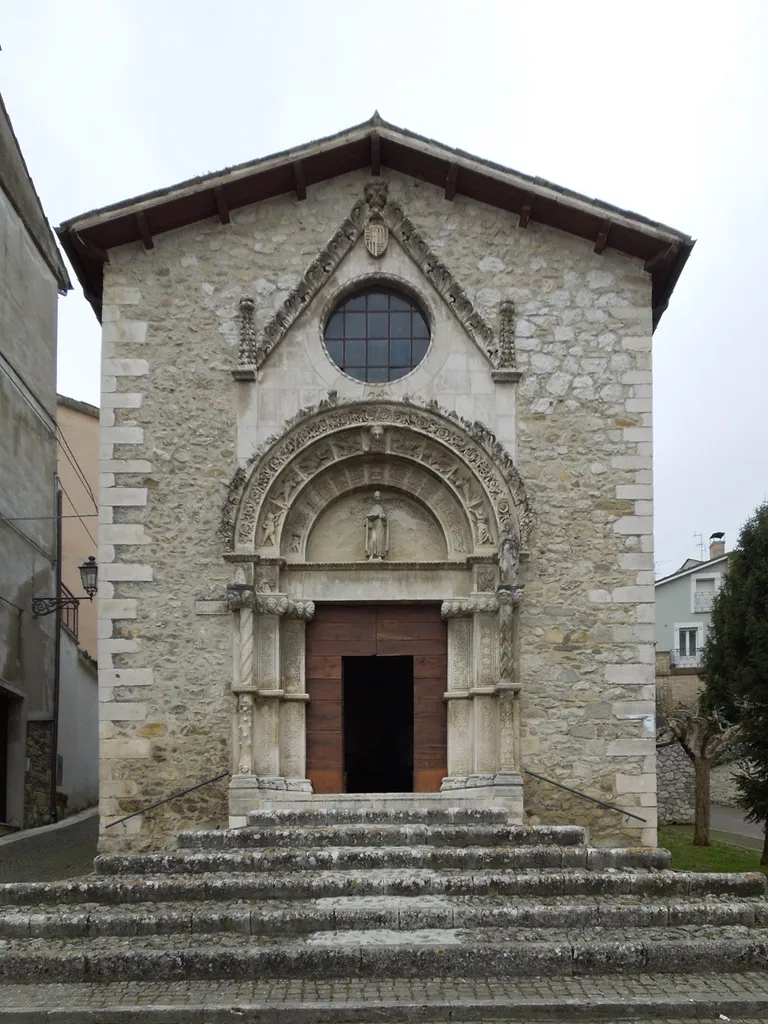 Facciata della chiesa di Sant'Antonio abate nel paese di Tossicia in provincia di Teramo, Abruzzo.
