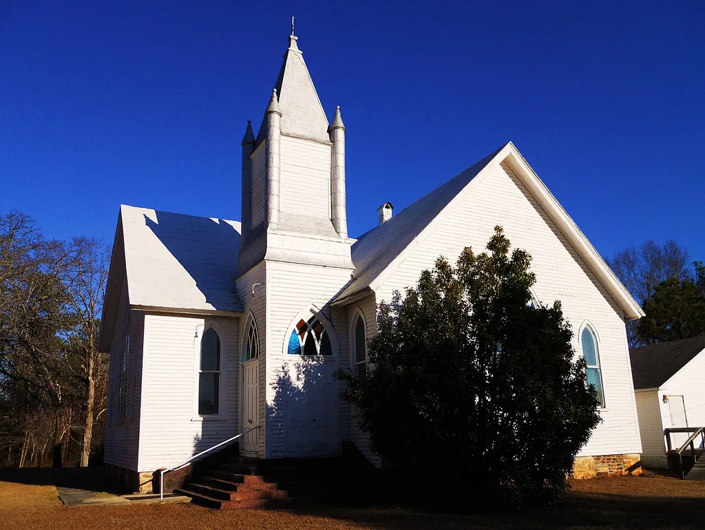 This is a photo of the Roxana United Methodist Church in Roxana, Alabama.