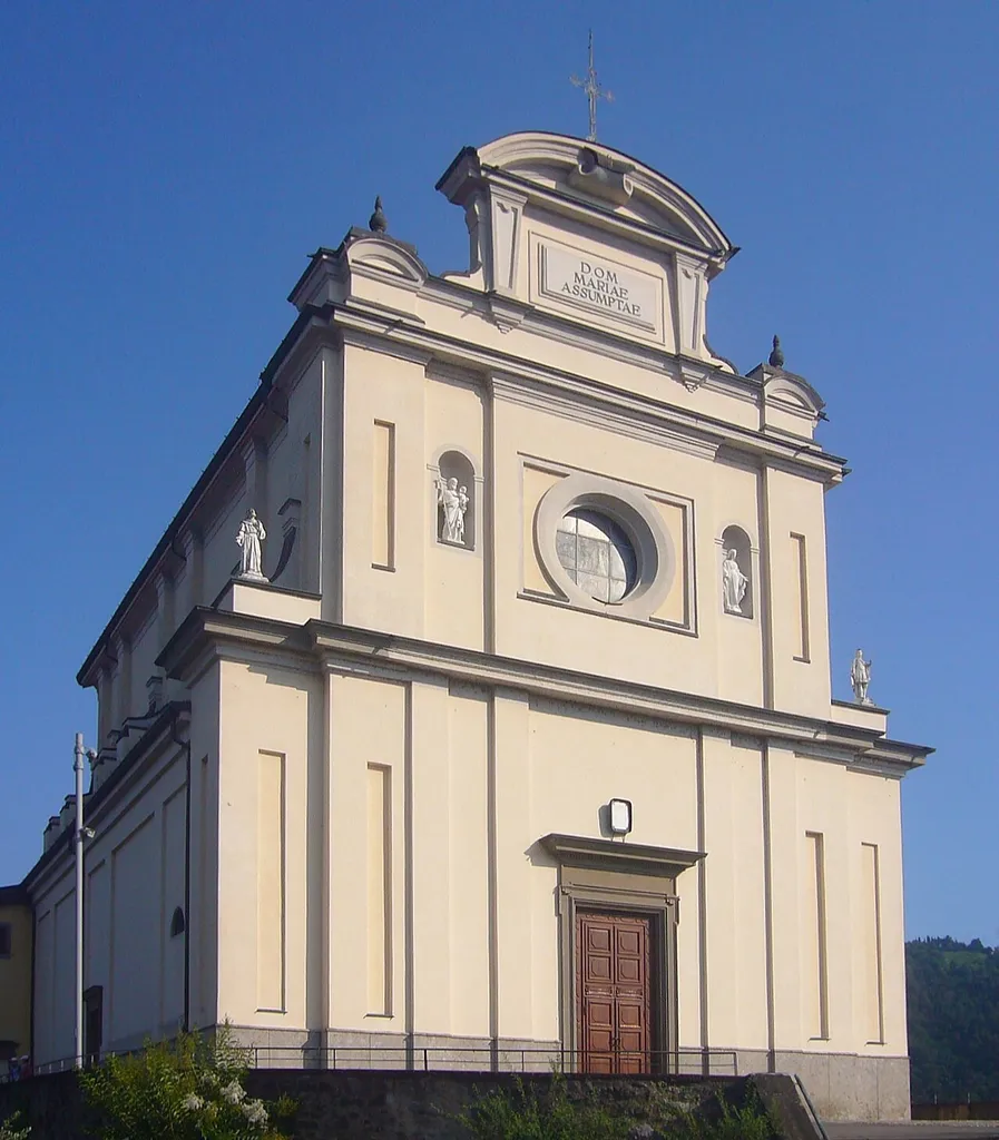 La chiesa di Santa Maria Assunta a Paratico This picture was uploaded via web-app "Wiki Loves Monuments Italia".