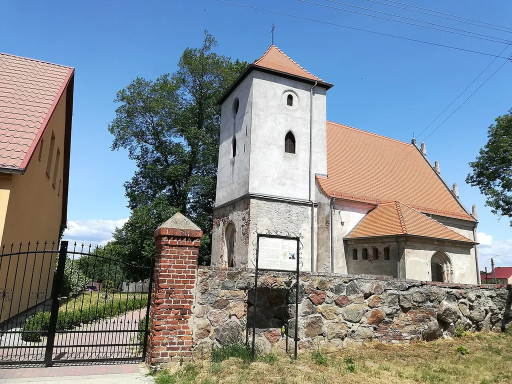 Kościół św. Piusa X w Gronowie koło Ośna Lub.