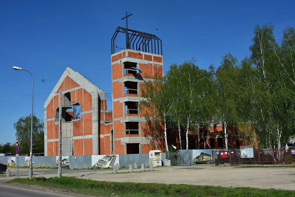 Budowany kościół Parafia Dobrego Pasterza przy ul. Przewodowej w Warszawie
