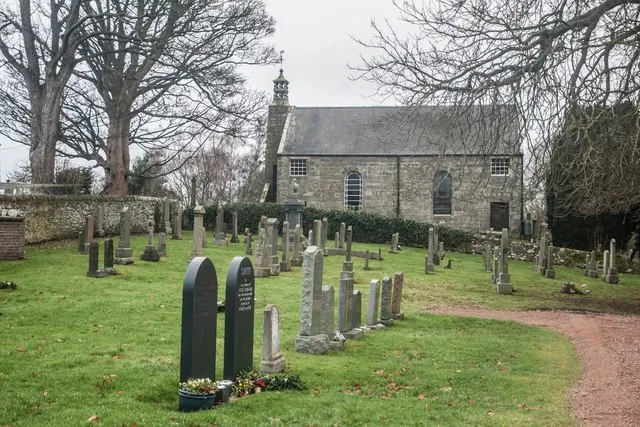 Cults Kirk and churchyard