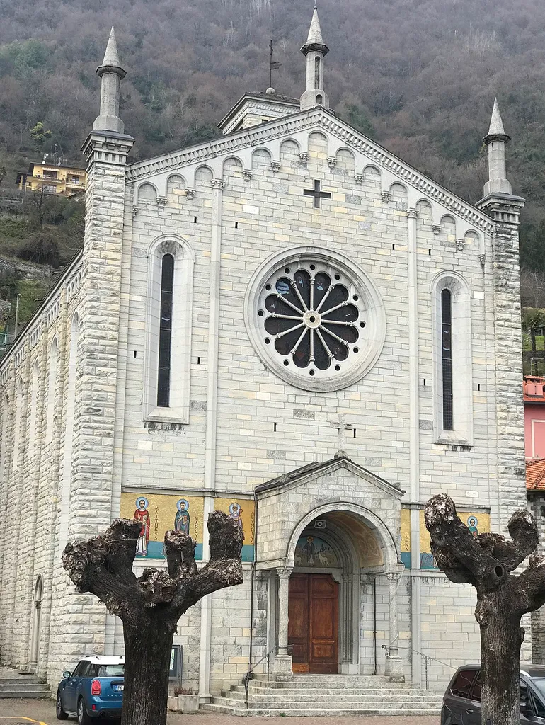 Argegno-Chiesa Front
