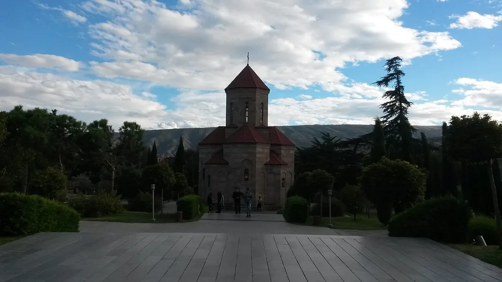 წმ. სამების ეკლესია