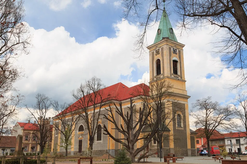 Church of Saint Lawrence (Ronov nad Doubravou) .mw-parser-output .fmbox{clear:both;margin:0.2em 0;width:100%;border:1px solid #a2a9b1;background-color:var(--background-color-interactive-subtle,#f8f9fa);box-sizing:border-box;color:var(--color-base,#202122)}.mw-parser-output .fmbox-warning{border:1px solid #bb7070;background-color:#ffdbdb}.mw-parser-output .fmbox-editnotice{background-color:transparent}.mw-parser-output .fmbox .mbox-text{border:none;padding:0.25em 0.9em;width:100%}.mw-parser-output .fmbox .mbox-image{border:none;padding:2px 0 2px 0.9em;text-align:center}.mw-parser-output .fmbox .mbox-imageright{border:none;padding:2px 0.9em 2px 0;text-align:center}.mw-parser-output .fmbox .mbox-invalid-type{text-align:center}@media screen{html.skin-theme-clientpref-night .mw-parser-output .fmbox-warning{background-color:#300}}@media screen and (prefers-color-scheme:dark){html.skin-theme-clientpref-os .mw-parser-output .fmbox-warning{background-color:#300}}This file was created as a part of the photographic program of Wikimedia Czech Republic. Project: Foto českých obcí The program supports Wikimedia Commons photographers in the Czech Republic.