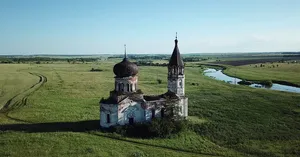 Holy Trinity church, Annenkovsky Karier