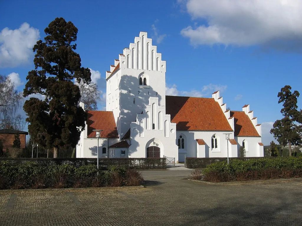 Lundtofte church, Lundtofte Parish, Sokkelund Herred, Copenhagen County, Denmark