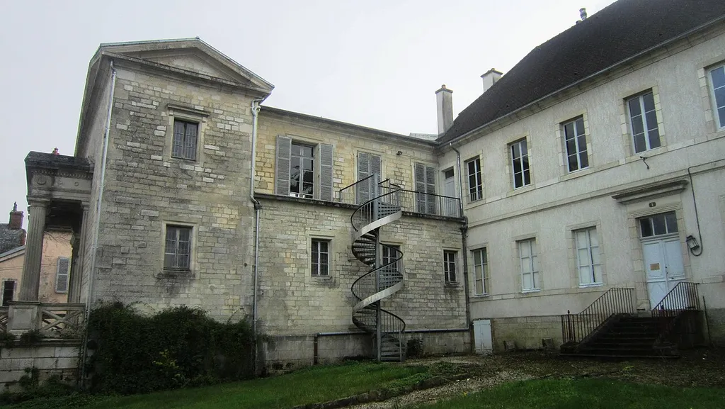 Le tribunal et le carmel de Châtillon-sur-Seine