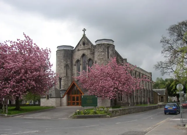 St George's Church, Castle Street, Kendal The main part of the church was built in 1839-41, designed by G. Webster. The chancel was added in a different style with stone of a different colour in1910-11, designed by Austin &amp; Paley. The two thin polygonal towers of the west front are unusual. The nave is wide, without aisles. The porch and the small buildings that flank it are modern.
