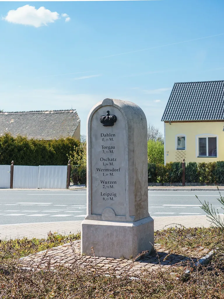 Kgl.-sächs. Postmeilenstein Bahnhof