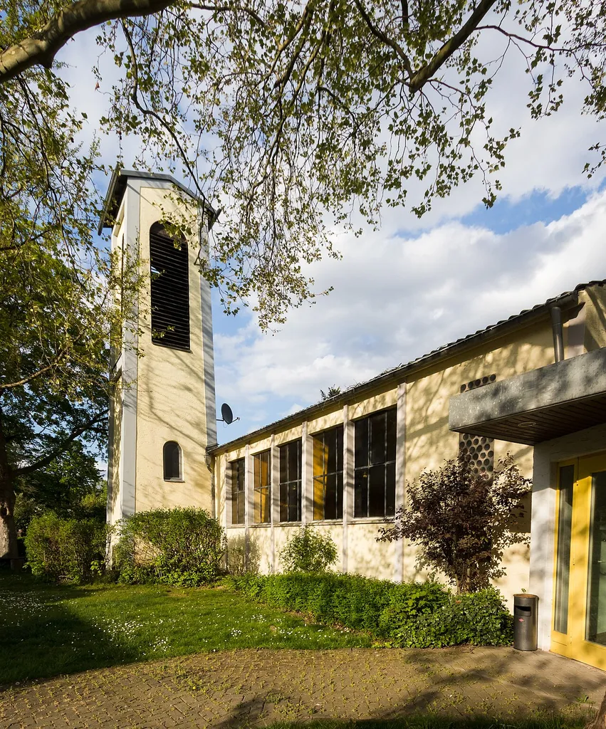 Ev. Emmaus-Kirche, Köln-Vogelsang. Architekt: Paul Olpp