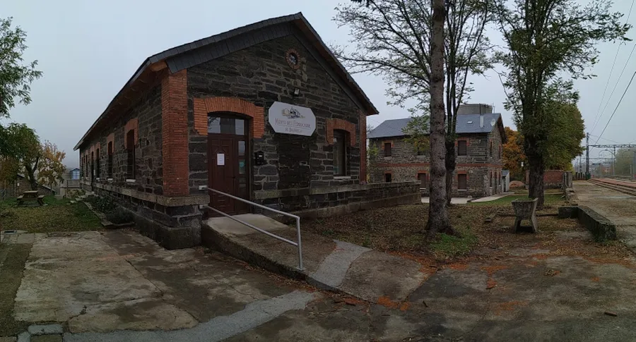 Brañuelas Railway Museum - Outside view