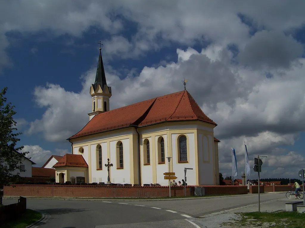 Wendelskirchen, Katholische Filialkirche St. Jakobus, Saalkirche mit eingezogenem Chor, Nordsakristei und Westturm, einheitlicher Barockbau von 1705, Weihe 1710; mit Ausstattung.