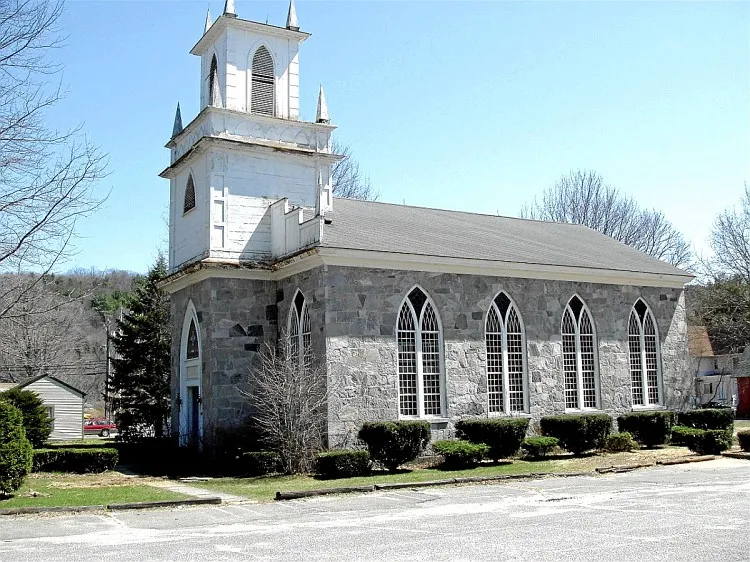 The former Union Church/St. Paul's Church, Riverton (Barkhamsted), Connecticut This is an image of a place or building that is listed on the National Register of Historic Places in the United States of America. Its reference number is 85000307 (Wikidata).