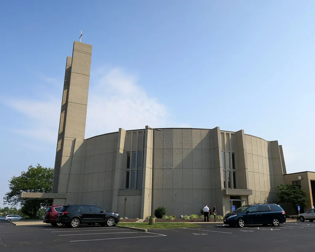 St. Ignatius of Loyola Church (Cincinnati, Ohio) - exterior 3