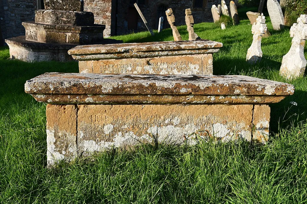 Unidentified Chest Tomb, In Churchyard About 12 Metres South Of Chancel, Church Of St Andrew This is a photo of listed building number 1345626.