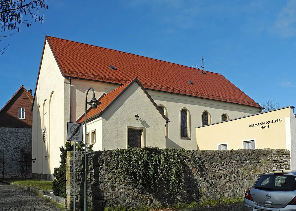 Kath. Pfarrkirche St. Pius X. in Wilsdruff, Kirchplatz 2a