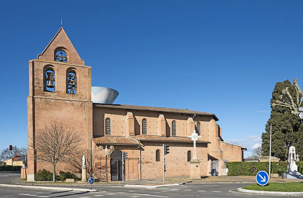 Castelginest. Exterior of Saint-Étienne Church.