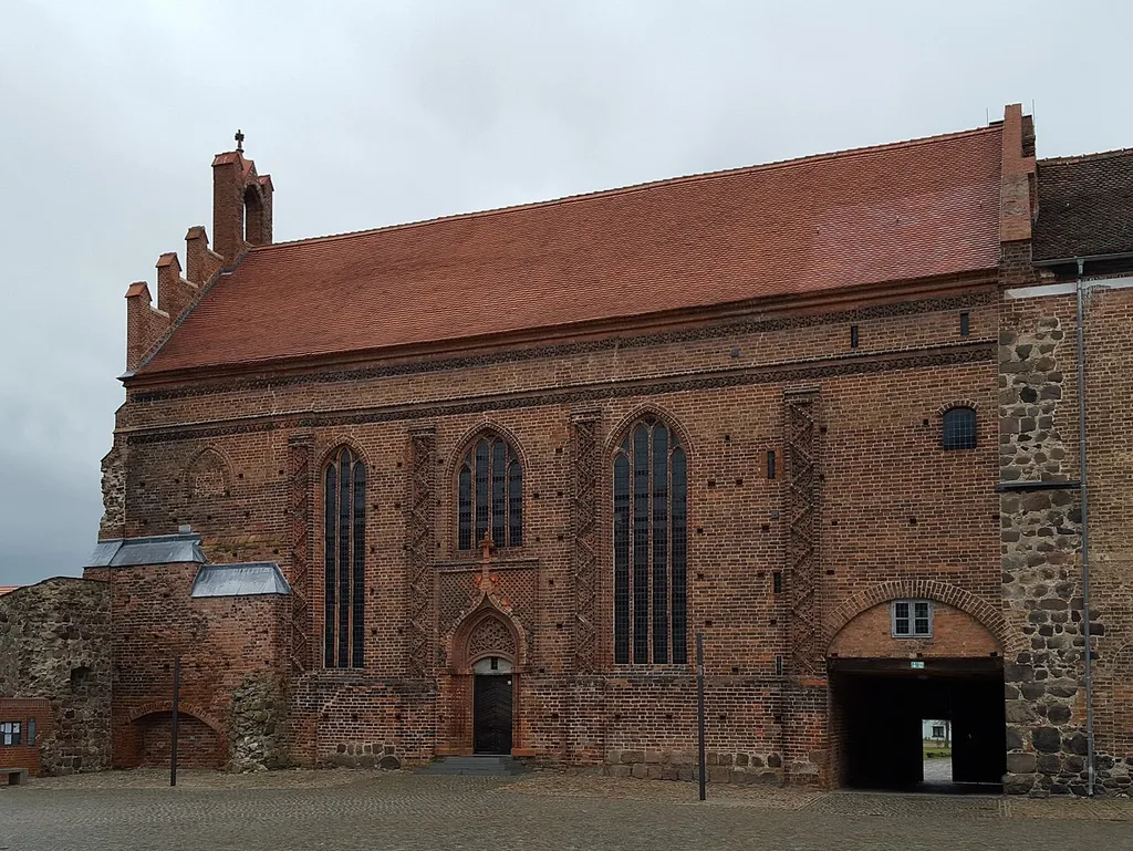 Burg Ziesar Kapelle und Tordurchfahrt Innenhof
