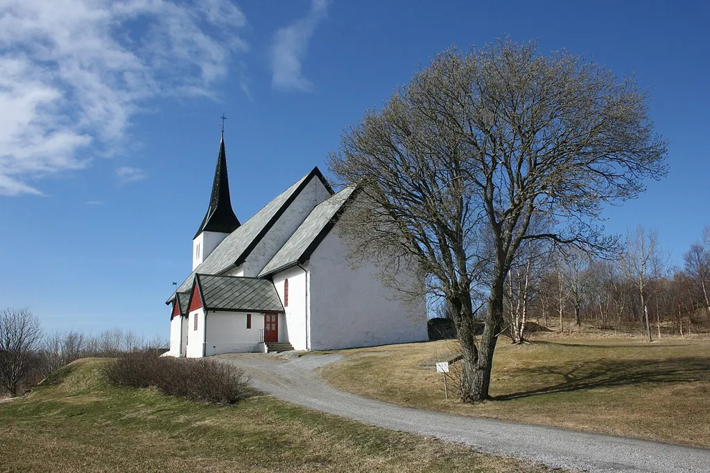 Roan kirke. Foto: Linda Veiby/Riksantikvaren.