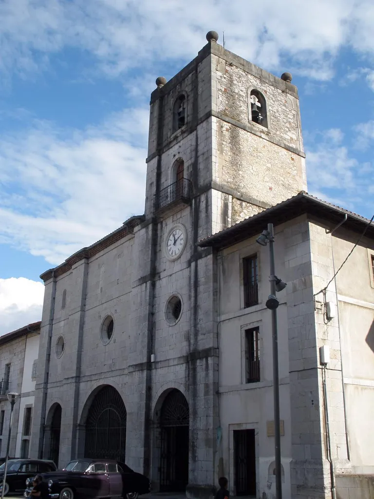 Iglesia de Santa María la Mayor (Pravia, Asturias)