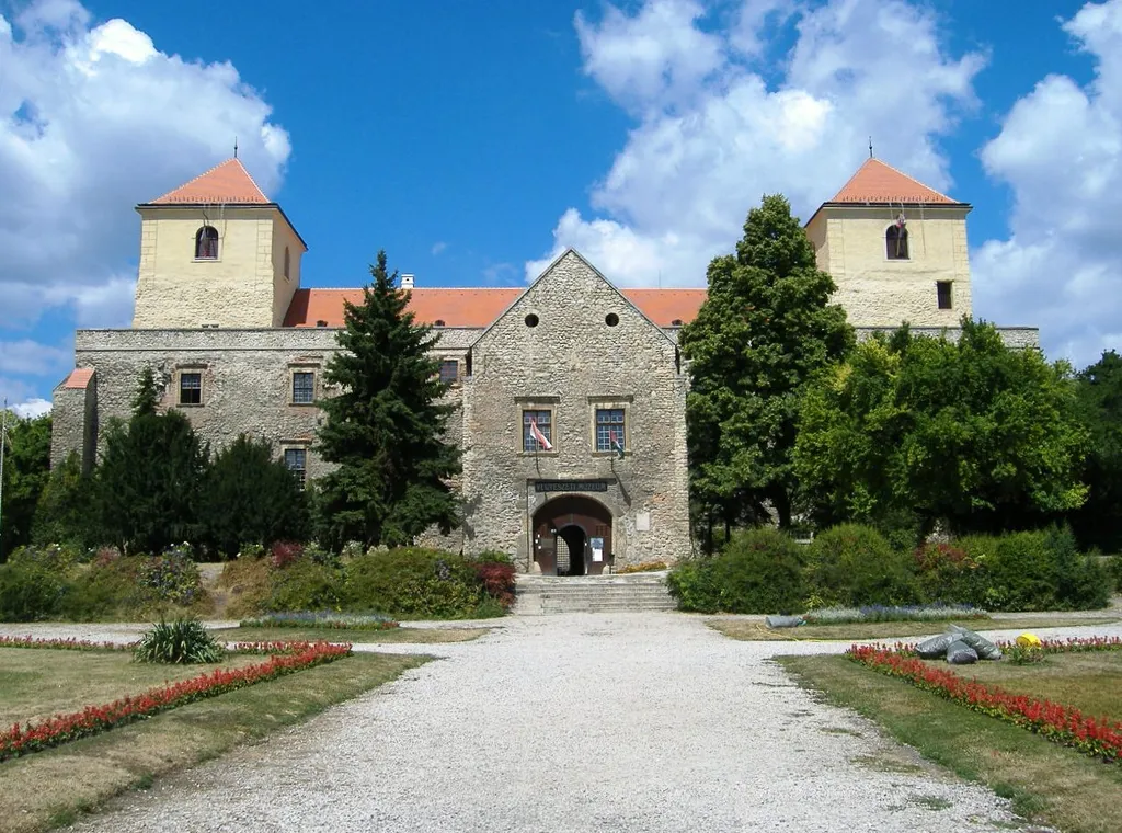 Várpalota, Thury-vár