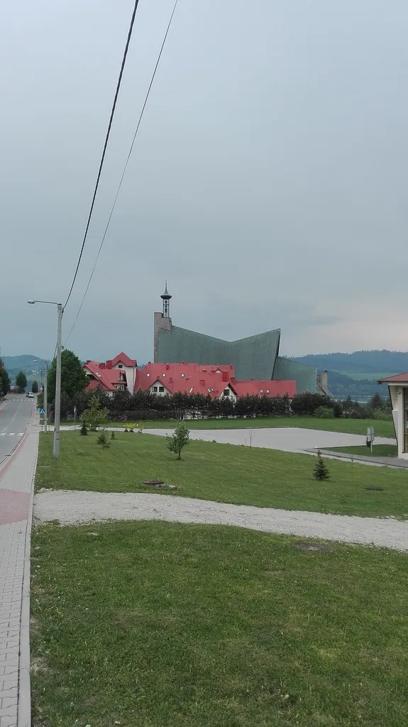 widok od ul. Szkolnej