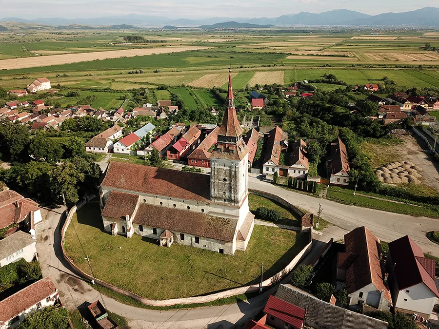 Barcaföldvár, erődített templom - légi fotó