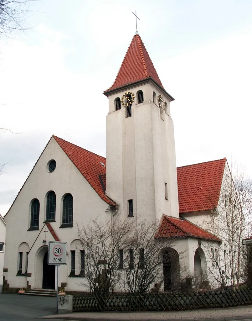 Friedenskirche in Elverdissen, Stadt Herford, Ansicht von Südwesten