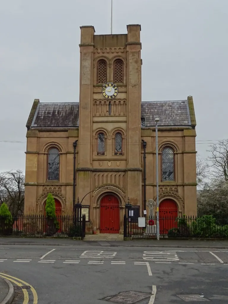 St Clement's church. St Clement's church on Henwick Road in St John's, Worcester. Built in 1820-21 by architect Thomas Lee Jun., in a Neo-Norman style which only became fashionable in 1840s. Pevsner describes the tower as, 'Ornate, rather crude facade, faced in Roman cement; blunt w tower'. Inside it is surprisingly light, unfortunately I have not been able to photograph inside yet. The church is Grade II listed.
