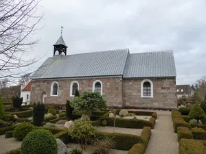 Øster Lindet Church