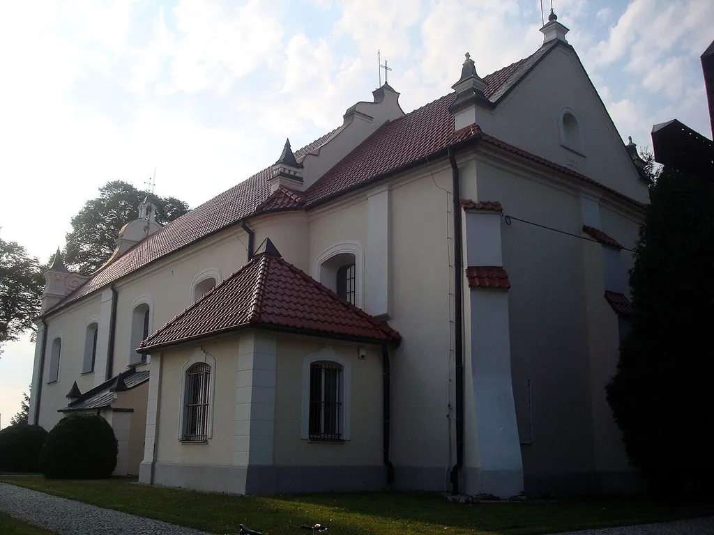 Radzyminek - zespół kościoła filialnego p.w. śś. Piotra i Pawła, XV-XX: kościół, dzwonnica drew., cmentarz przykościelny (zabytek nr A-78)