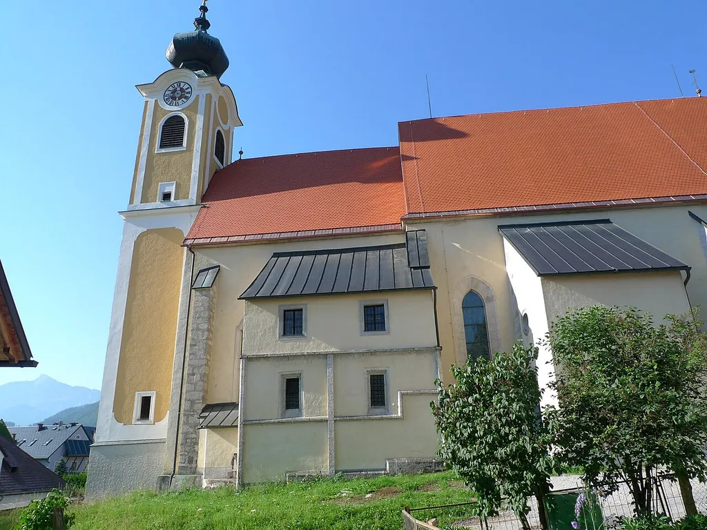 Kath. Pfarrkirche hl. Gallus und ehem. Friedhofsfläche