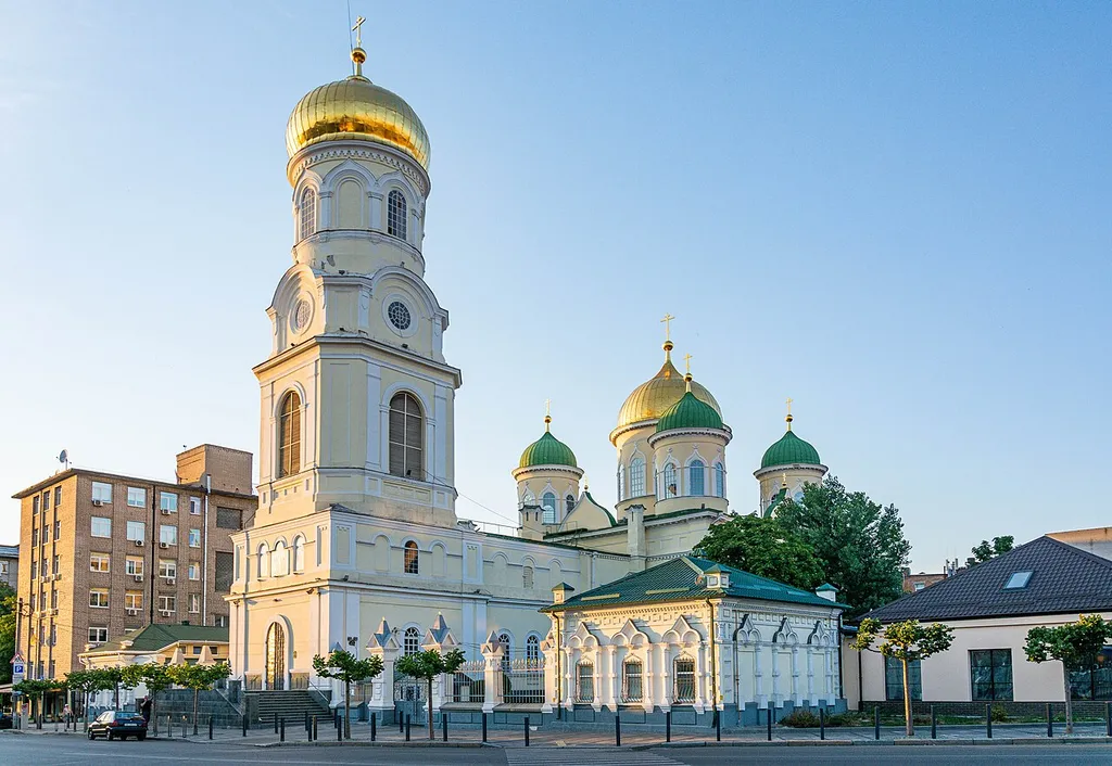 Свято-Троїцька церква, Дніпро, пл. Троїцька (Червона), 7