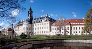 Einzeldenkmal der Sachgesamtheit Schloss Hubertusburg: Schloss Hubertusburg, im Innern mit den Resten der ursprünglichen Gestaltung, Ausstattung nur in der Schlosskapelle vollständig erhalten (siehe auch Sachgesamtheitsdokument, Obj. 08970574) Hube