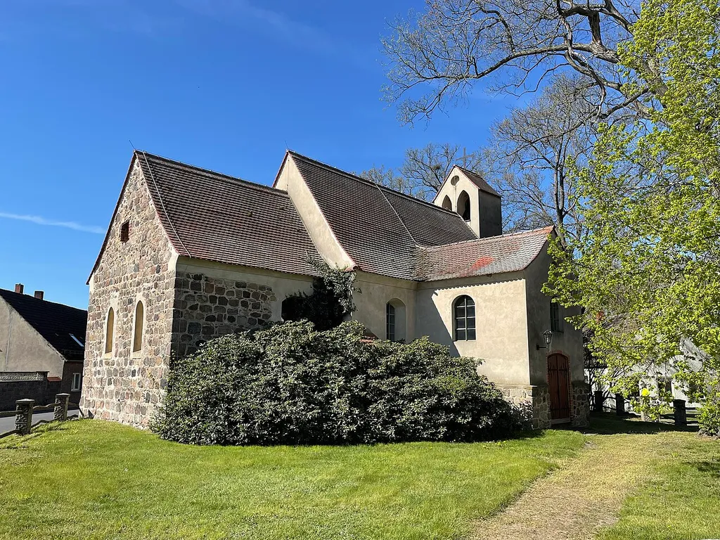 Dorfkirche Hohenahlsdorf in der Gemeinde Niederer Fläming in Brandenburg