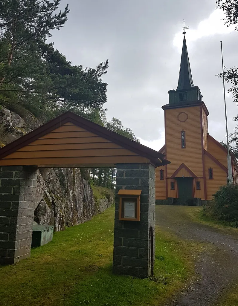 Reksteren kirke. Foto: Roger Grimelid. Fra Riksantikvarens Kulturminnesøk.