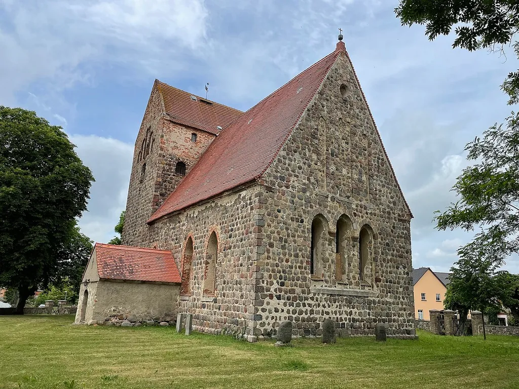 Die Kirche Fahrenwalde der Gemeinde Fahrenwalde im Landkreis Vorpommern-Greifswald ist eine Feldsteinkirche aus dem 13. Jahrhundert. Im Innern steht unter anderem ein Altar aus dem 18. Jahrhundert.