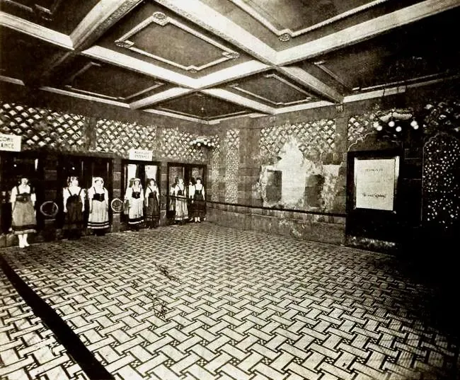 Lyric Theatre, 718 Hennepin Avenue