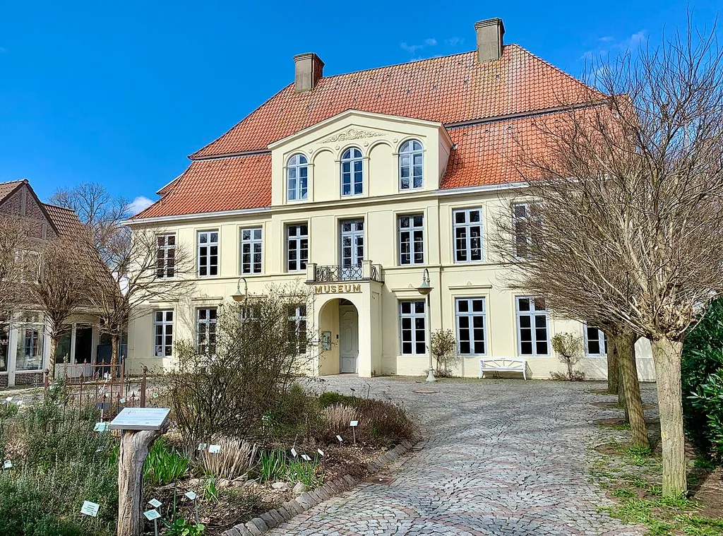 Museum des Kreises Plön mit norddeutscher Glassammlung