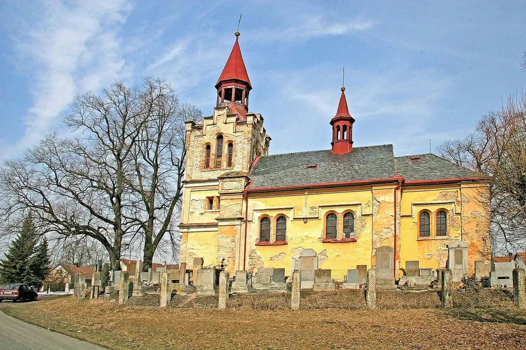 Kostel Narození Panny Marie v Choťovicích, district Nymburk autor: Prazak date: 24. 3. 2006