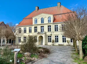 Museum des Kreises Plön mit norddeutscher Glassammlung