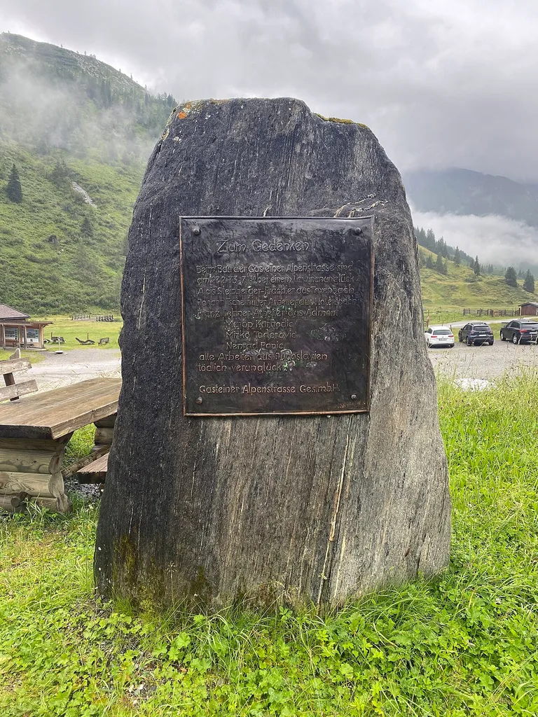 Gedenkstein Lawinenunglück Gasteiner Alpenstraße 1973