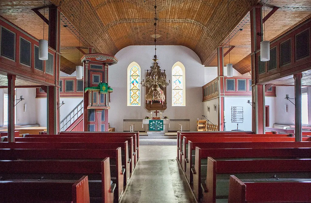 Evangelische Kirche Bergkirchen, Innenraum