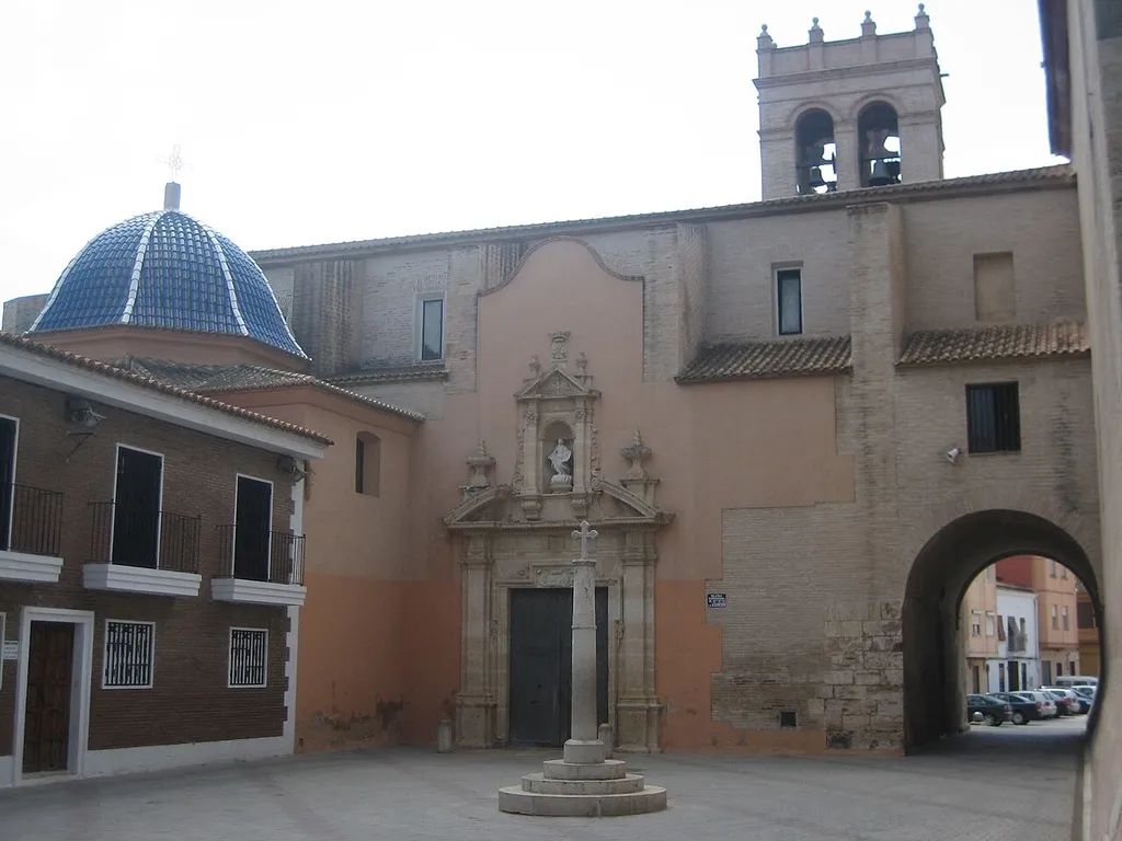 This is a photo of a monument listed in the Spanish heritage register of Bienes de Interés Cultural under the reference RI-51-0000153. This is a photo of a building listed in the Valencian heritage register as Bé de Rellevància Local (BRL) under the reference 46.14.005-001.